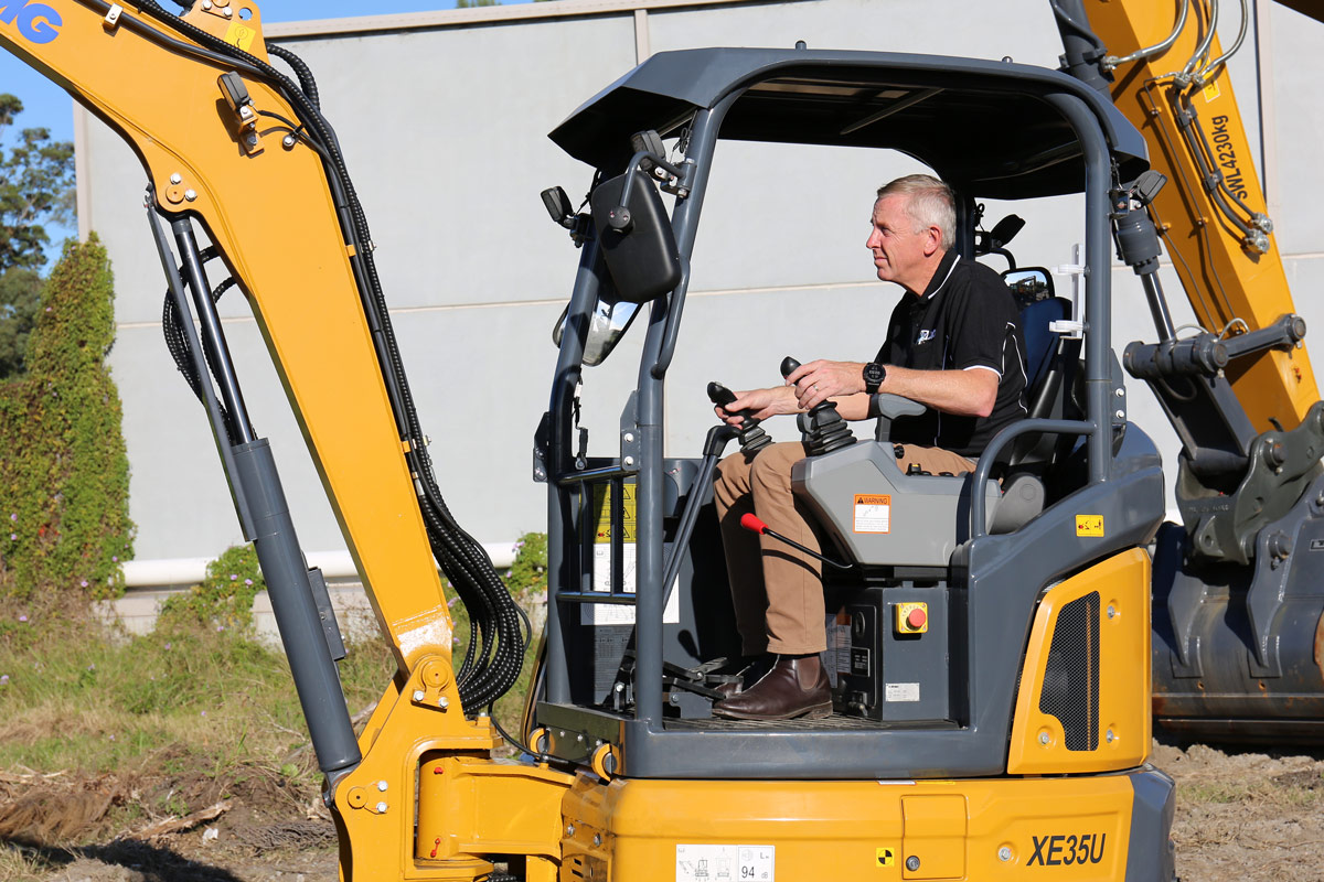 XE35U-Mini-Excavator-Newcastle-Brisbane-Perth-3