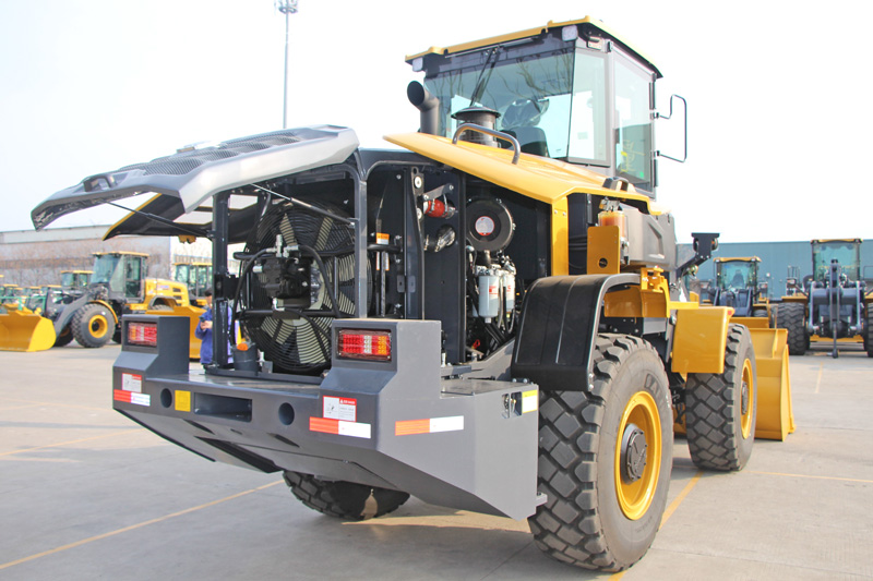 XC938-Wheel-Loader-ServiceAccess