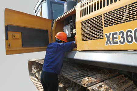XCMG-XE370D-Excavator-Service